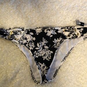 Bar III bikini in white & black floral, si…